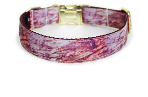 The back of the Fall Marble Dog Collar, displaying the pattern repeating itself along the length of the collar.