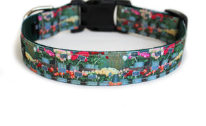  Back side of the French Flower Shop Dog Collar, displaying the pattern repeating along the length of the collar