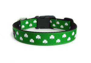 The back of the Luck of the Irish Dog Collar, displaying the pattern repeating itself along the length of the collar.